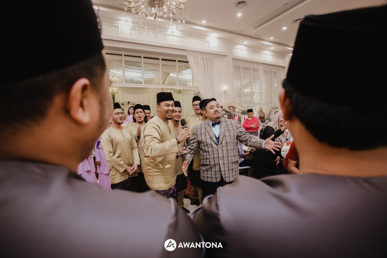 Majlis bersanding Azlan dan Syazwani dirakam Awantona